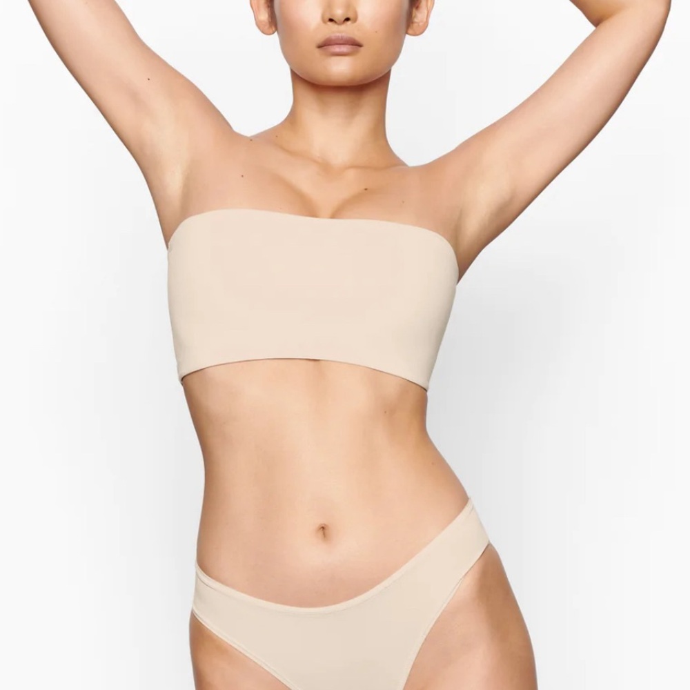 SKIMS Fits Everybody Bandeau Bra  Strapless Top Color Sand Size XL NWT